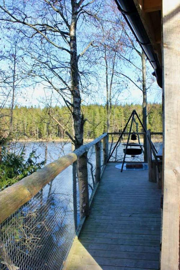 Tretopphytter Pa Grensen - Beverhytta Med Robat Og Gjeddefiske Halden Ngoại thất bức ảnh