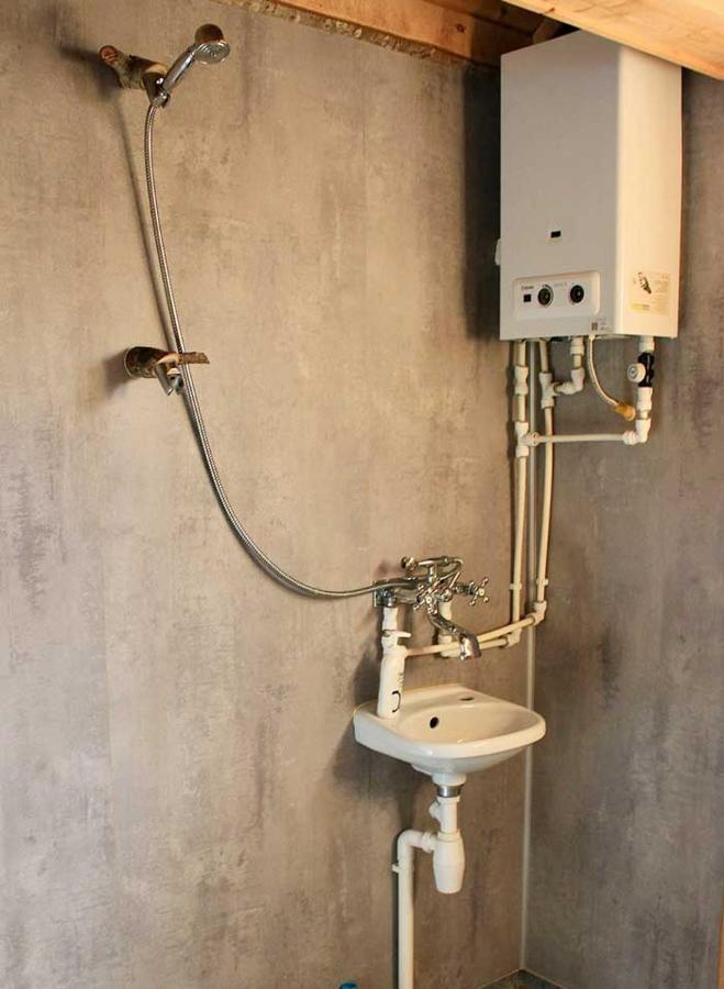 Tretopphytter Pa Grensen - Beverhytta Med Robat Og Gjeddefiske Halden Ngoại thất bức ảnh